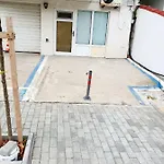 Treti Mart North דירה