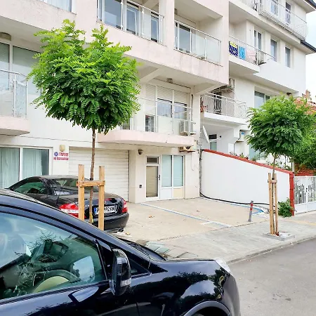 Treti Mart North Apartman Primorszko