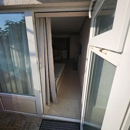 Апартамент Treti Mart North